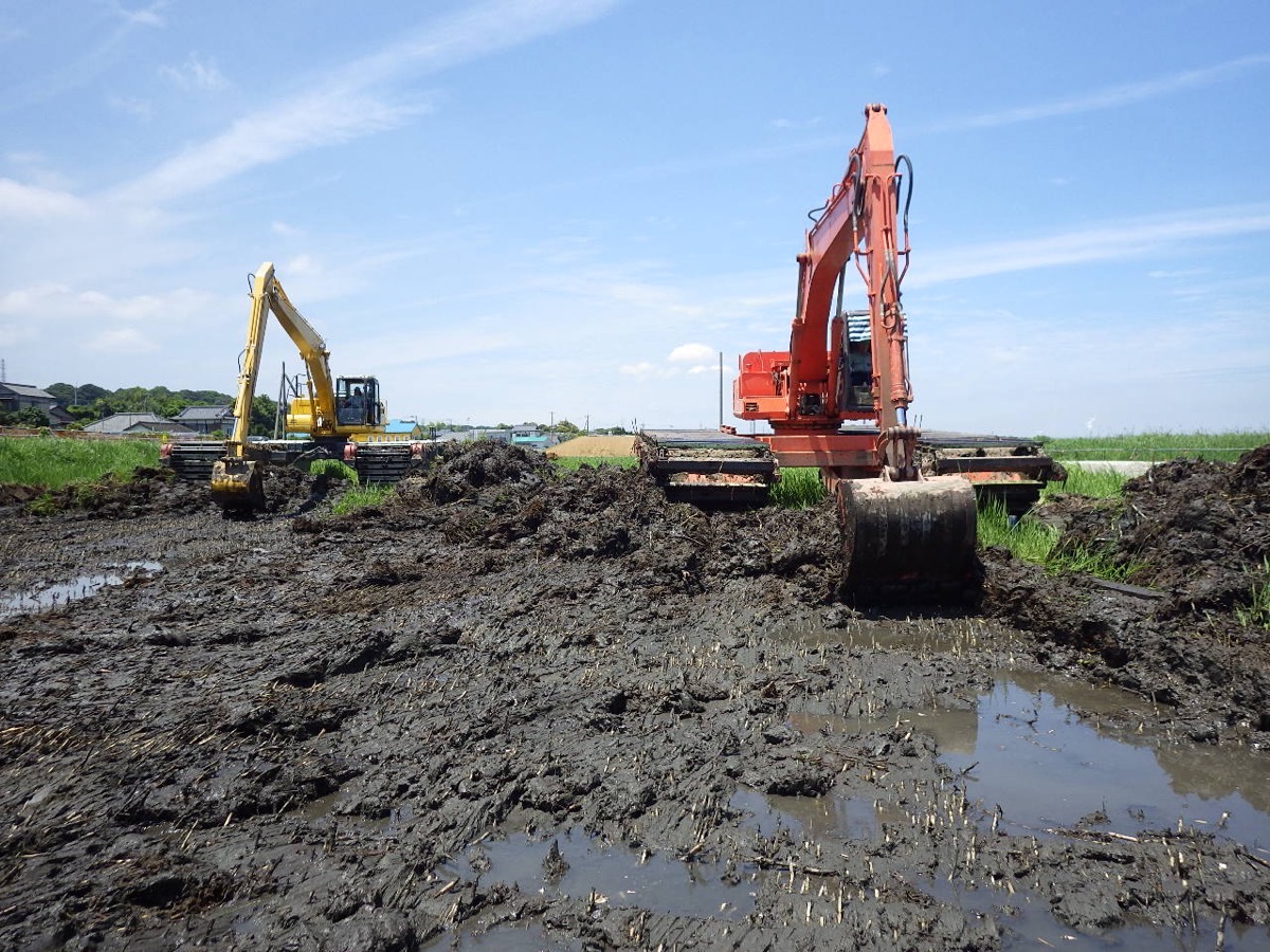 泥上機掘削状況